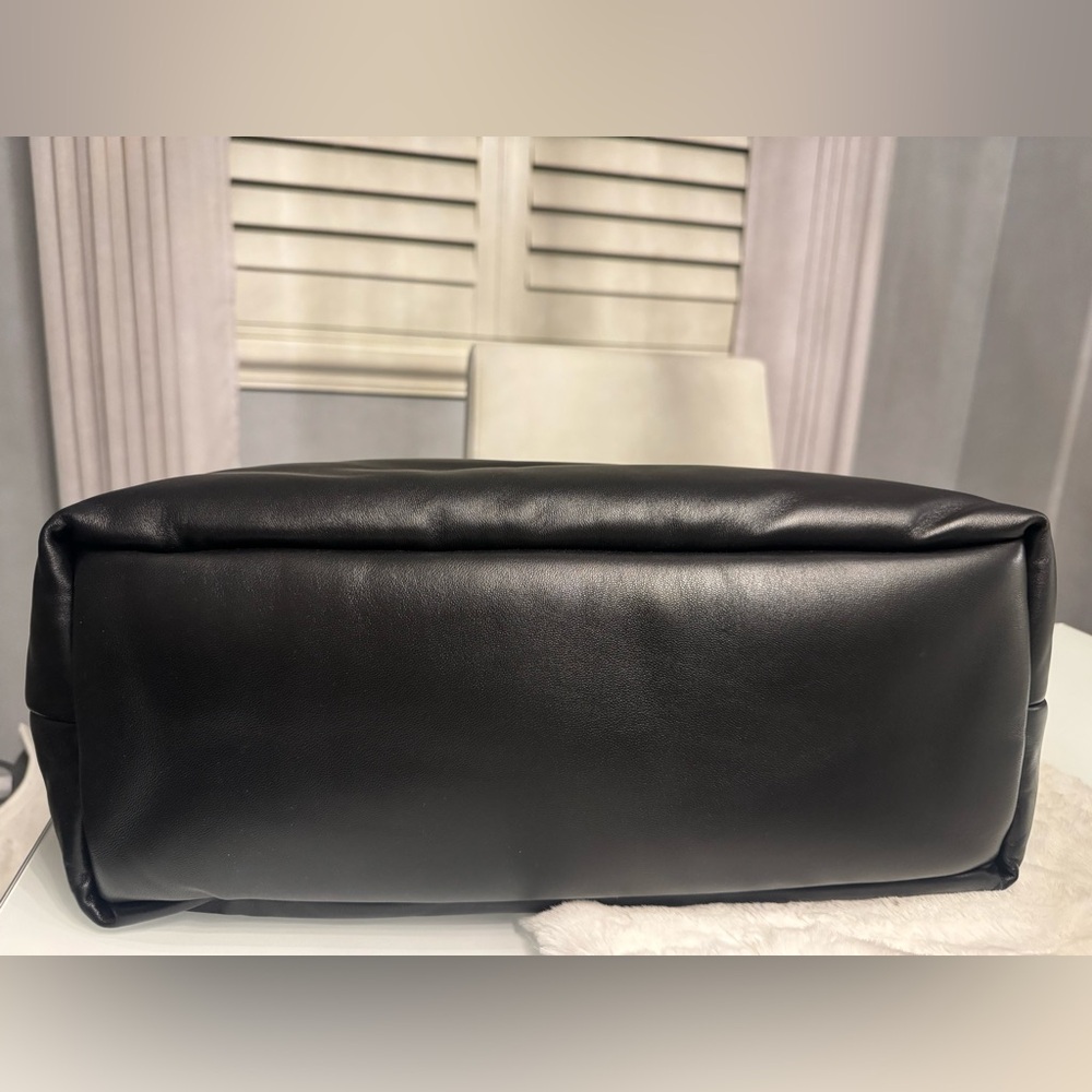 Saint Laurent Black Quilted Leather Tote Bag - Picture 2 of 10